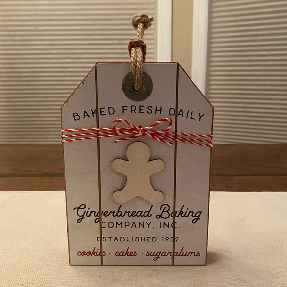 Christmas Gingerbread Man Wood Decor Sign For Tier Trays Tabletop Or Shelf - Picture 1 of 12